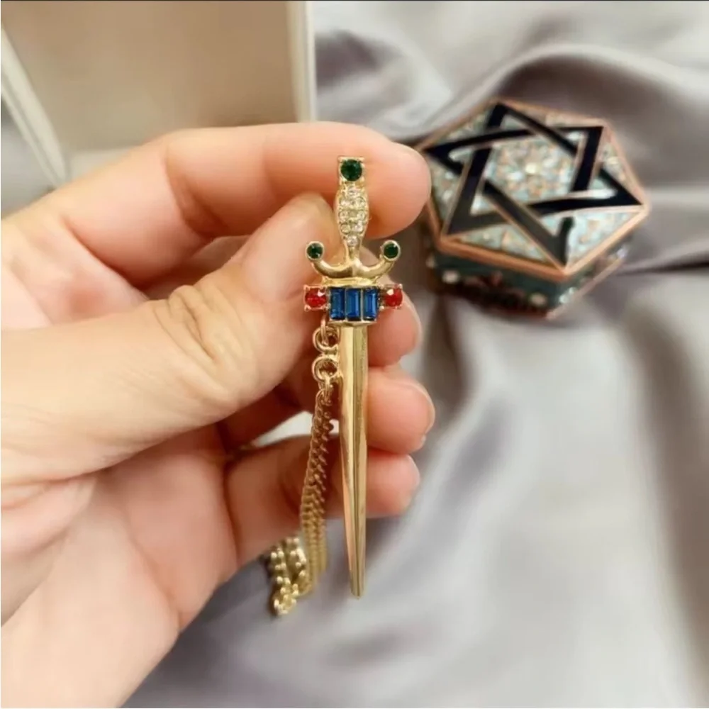 Gold Knight and Sword Chain Brooch